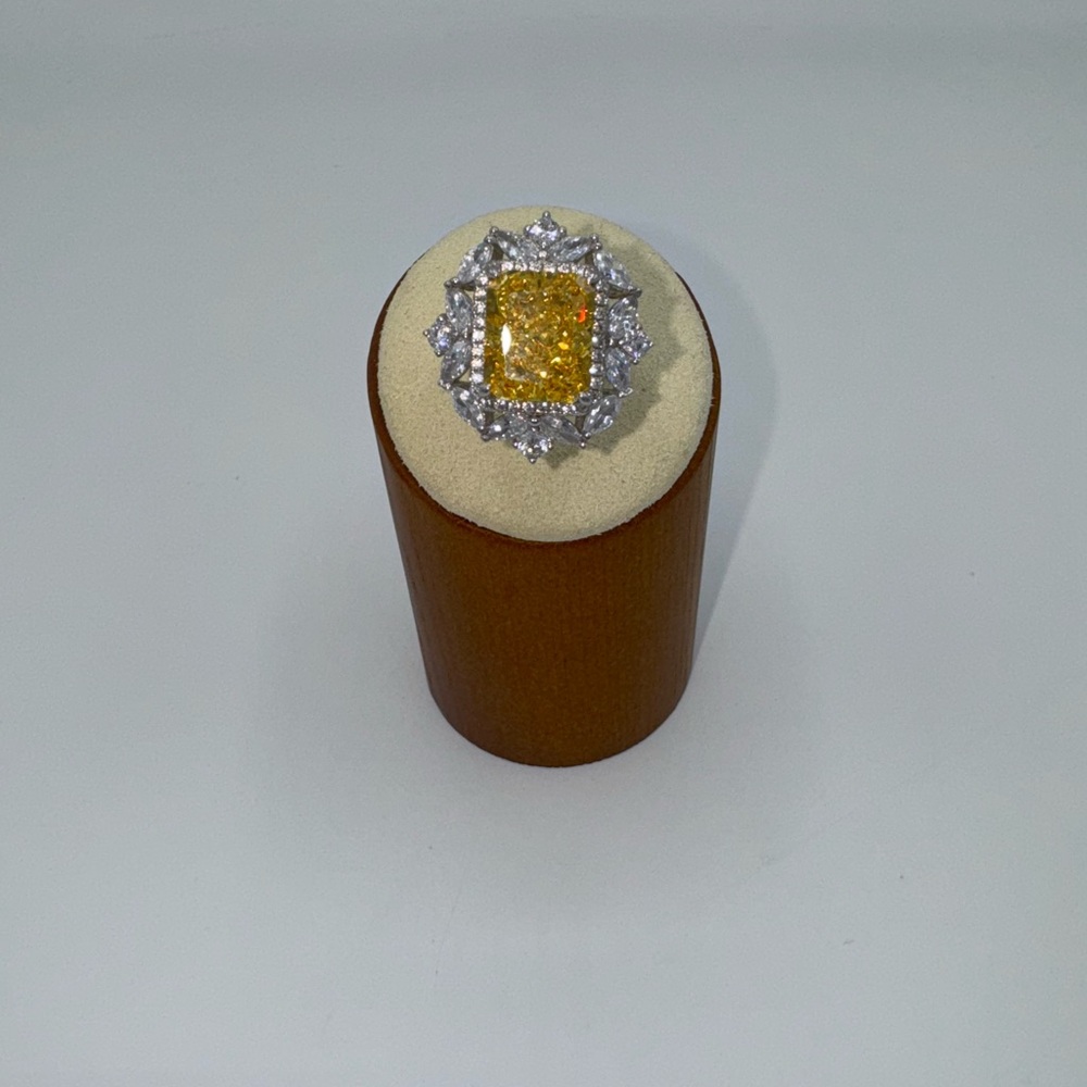 18k 4ct Radiant Canary Ring - Picture 10 of 12